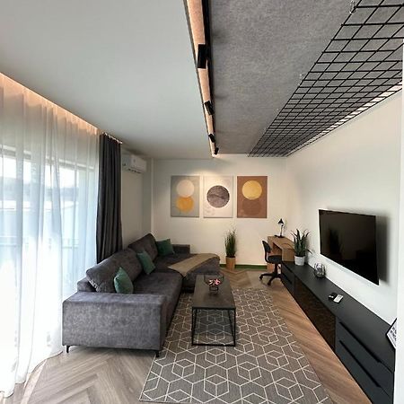 Luxury By The Lake Ap 28 سيبيو المظهر الخارجي الصورة