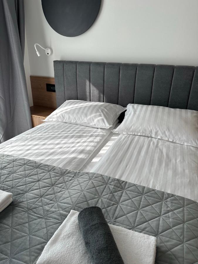 Luxury By The Lake Ap 28 سيبيو المظهر الخارجي الصورة