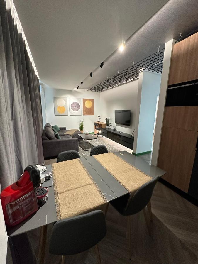 Luxury By The Lake Ap 28 سيبيو المظهر الخارجي الصورة