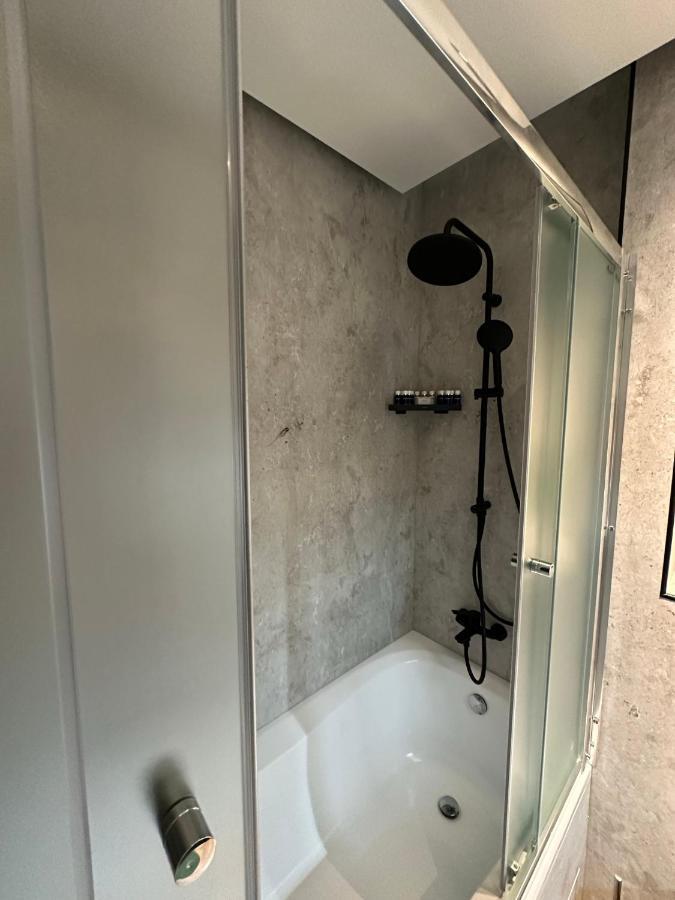 Luxury By The Lake Ap 28 سيبيو المظهر الخارجي الصورة