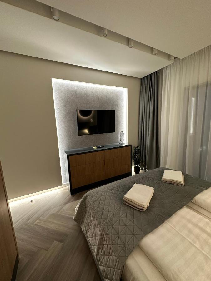 Luxury By The Lake Ap 28 سيبيو المظهر الخارجي الصورة