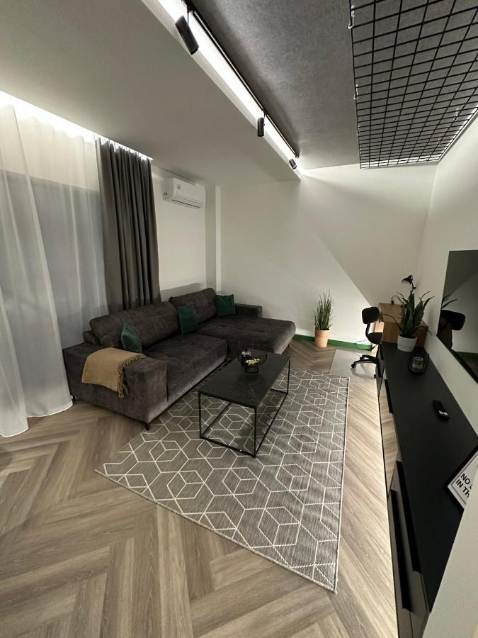 Luxury By The Lake Ap 28 سيبيو المظهر الخارجي الصورة