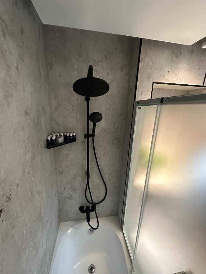 Luxury By The Lake Ap 28 سيبيو المظهر الخارجي الصورة